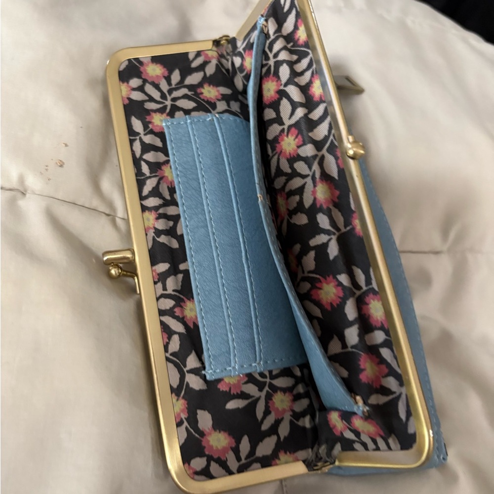 Urban Expressions Light Blue Leather Kiss-Lock Clutch with Brass Trim - Picture 3 of 11